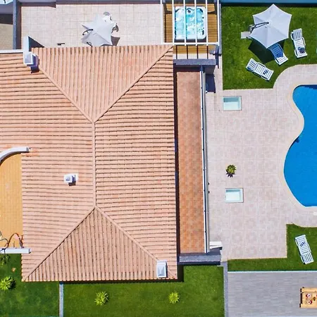 Krystal Bay Villa *