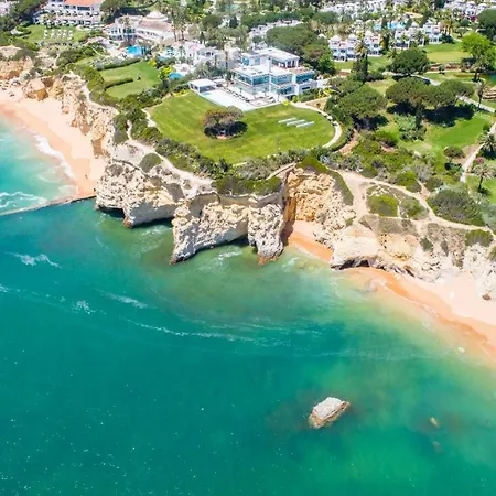 Krystal Bay *